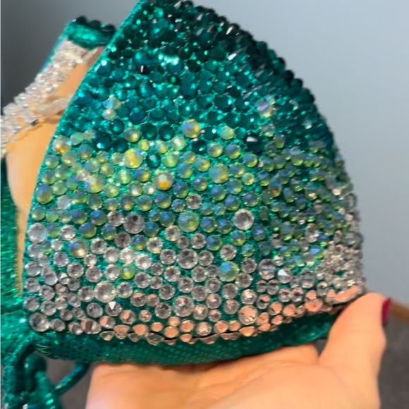 Beautiful custom made Competition bikini. - Picture 4 of 5